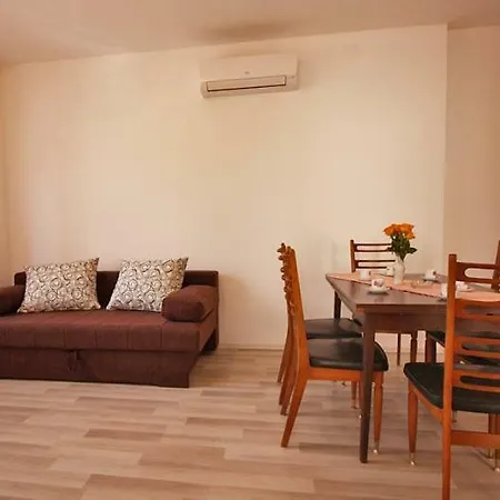 Apartman Petra Fazana Exterior photo